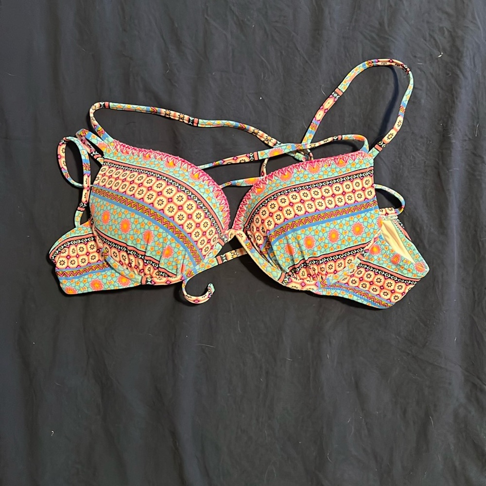 Multi pattern, multicolor, bikini top with tie in the back